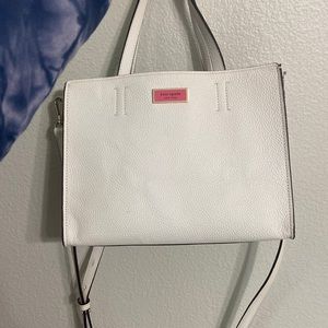 Kate Spade shoulder bag with short and long strap! Lots of storage room!